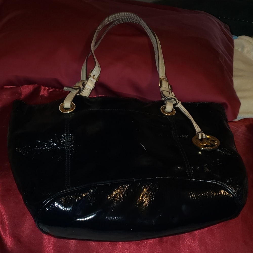 SOLDMichael Kors shoulder purse